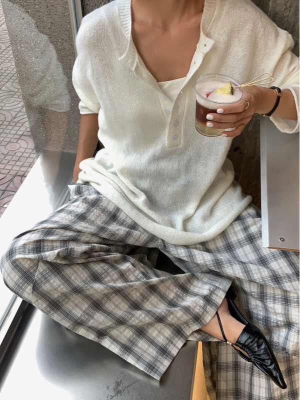 空氣感羊毛薄透針織衫上衣