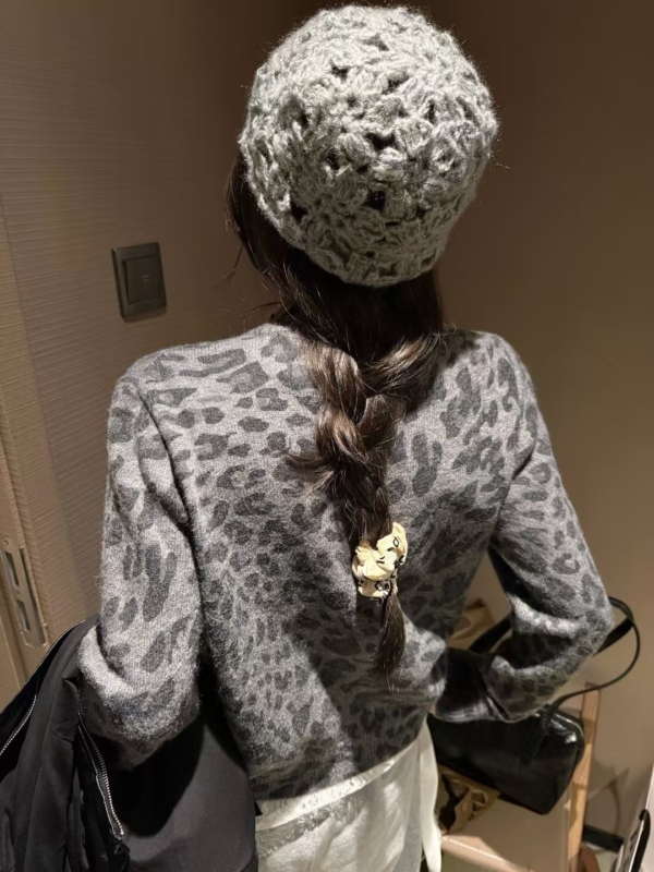 羊毛金扣豹紋針織開衫外套