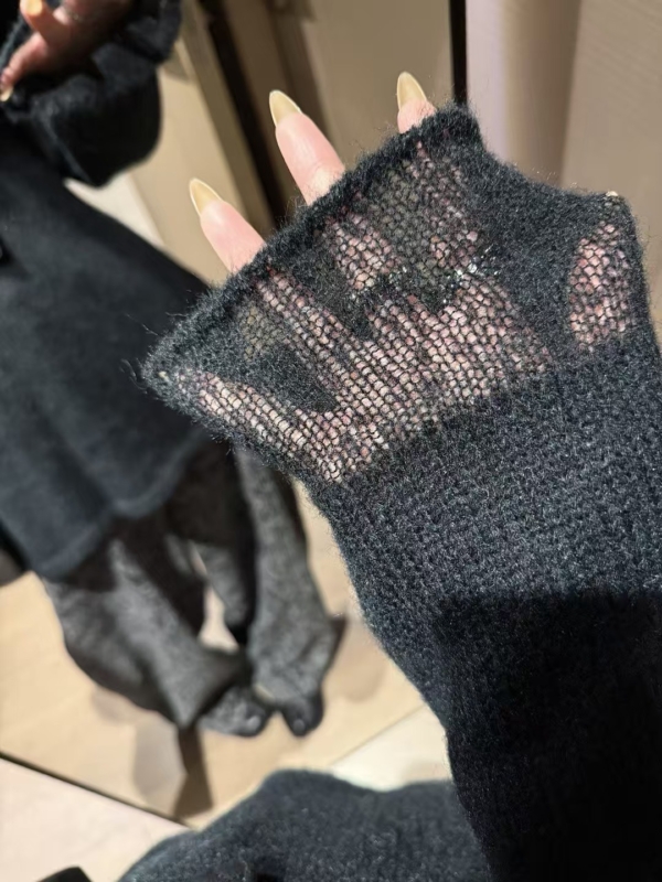 入秋鏤空拼接長袖毛衣