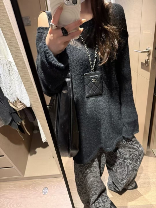 入秋鏤空拼接長袖毛衣