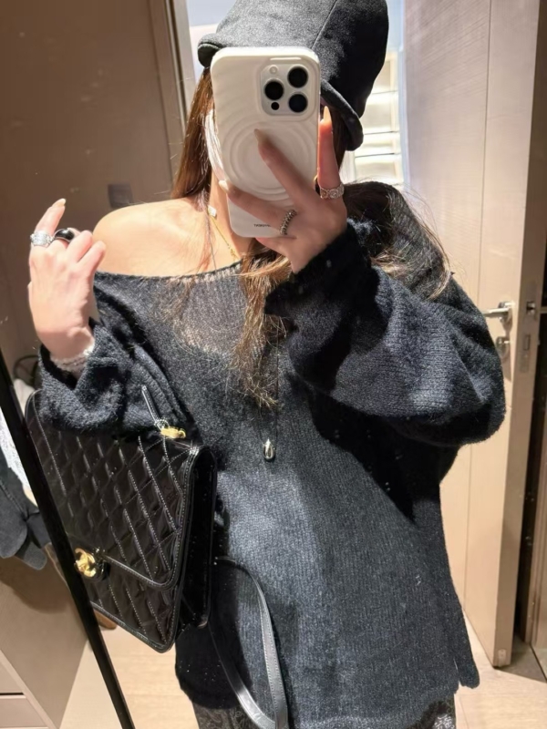 入秋鏤空拼接長袖毛衣