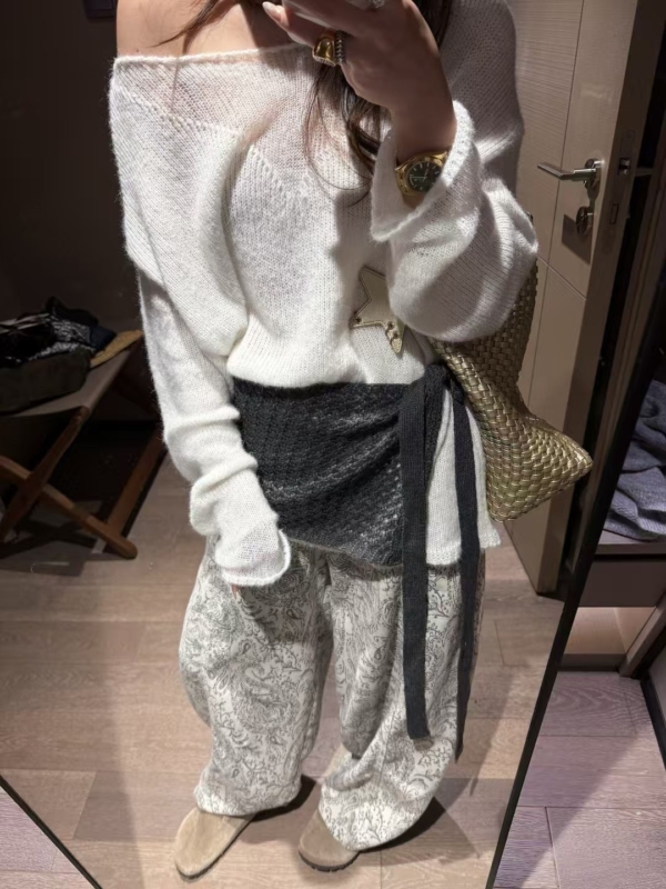 入秋鏤空拼接長袖毛衣