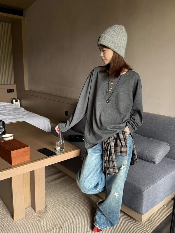 簡約不規則扣捲邊純色長袖T